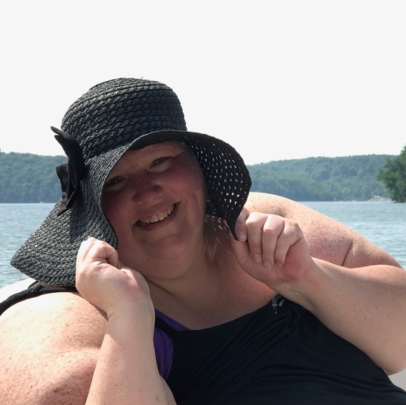 Meet your Posher, Kerri - Picture 2 of 3